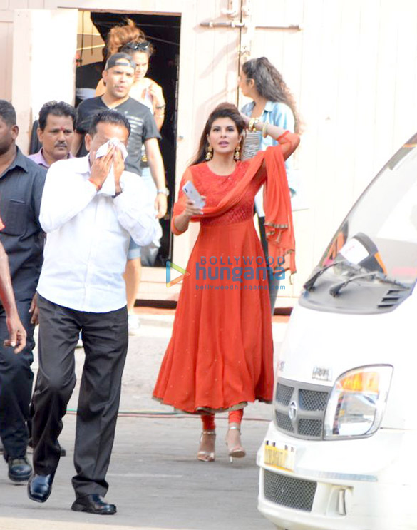 Jacqueline Fernandez snapped post an ad shoot at Mehboob Studio Jacqueline Fernandez snapped post an ad shoot at Mehboob Studio