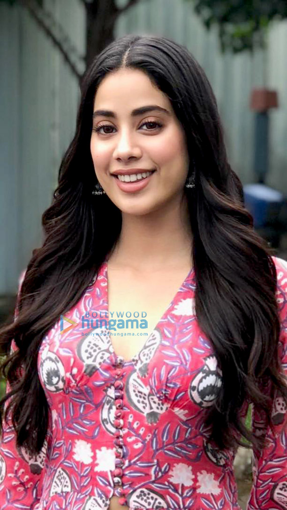 janhvi kapoor snapped at film city goregaon 2