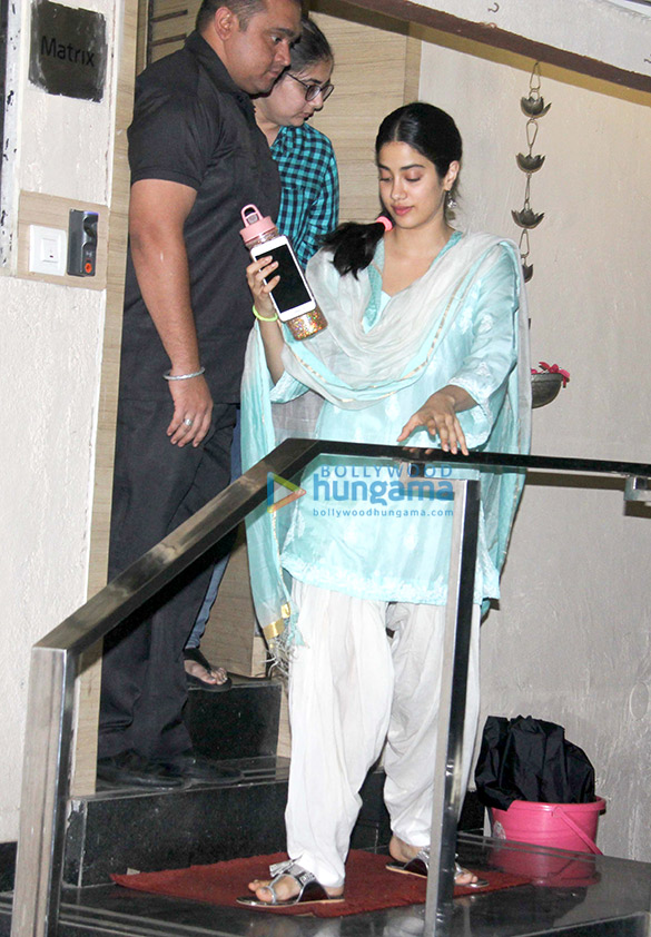 janhvi kapoor spotted at the matrix office 4