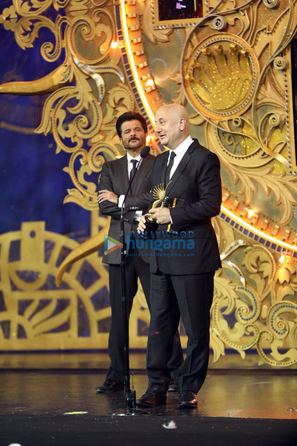 kartik aaryan zaira wasim bobby deol and others grace the iifa awards 201854