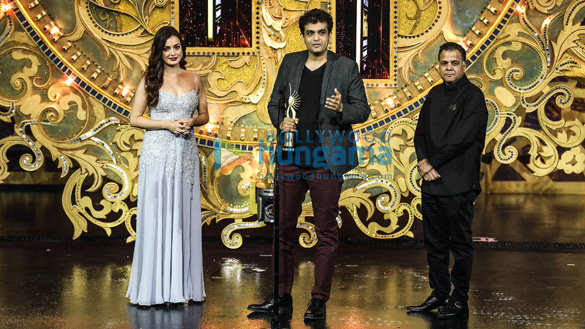 kartik aaryan zaira wasim bobby deol and others grace the iifa awards 2018777