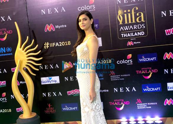 kriti sanon shraddha kapoor anil kapoor varun dhawan and others snapped at the green carpet of iifa rocks 2018 2