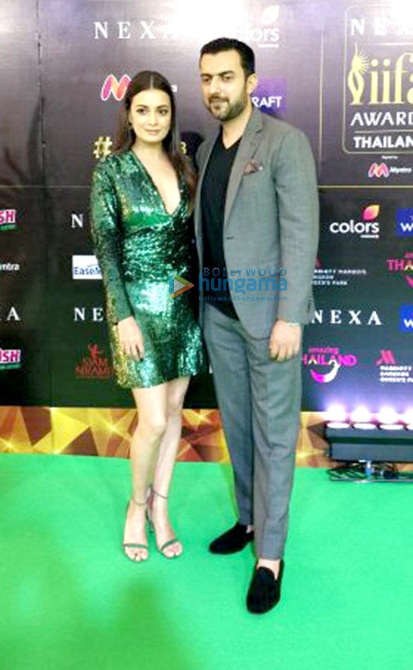kriti sanon shraddha kapoor anil kapoor varun dhawan and others snapped at the green carpet of iifa rocks 20187 4 2
