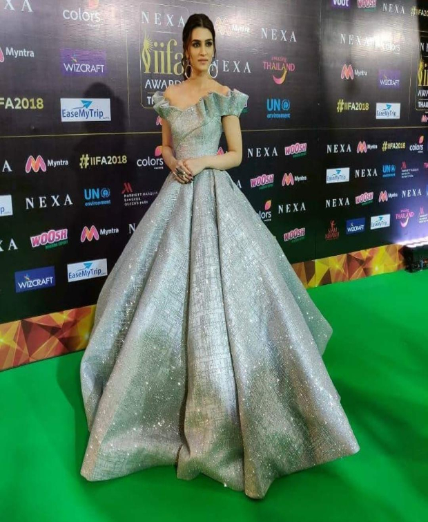 Kriti Sanon in a metallic gown IIFA Awards 2018