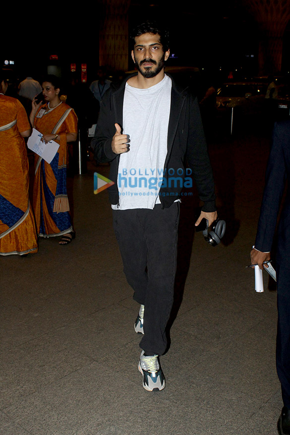 nora fatehi malaika arora evelyn sharma and others snapped at the airport 6
