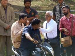 ON THE SETS: Akshay Kumar dons dhoti and kurta while shooting a song for Gold