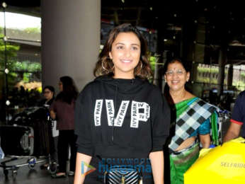 Ajay Devgn, Parineeti Chopra, Arjun Rampal and Arjun Kapoor snapped at the airport 005 (1)