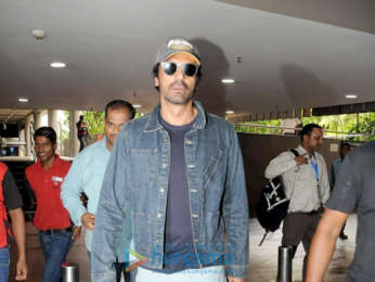 Ajay Devgn, Parineeti Chopra, Arjun Rampal and Arjun Kapoor snapped at the airport 005 (1)
