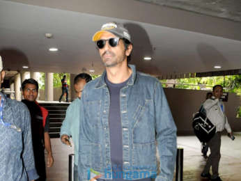 Ajay Devgn, Parineeti Chopra, Arjun Rampal and Arjun Kapoor snapped at the airport 005 (1)