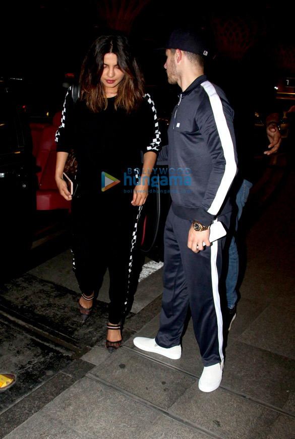 priyanka chopra nick jonas and others snapped at the airport 1