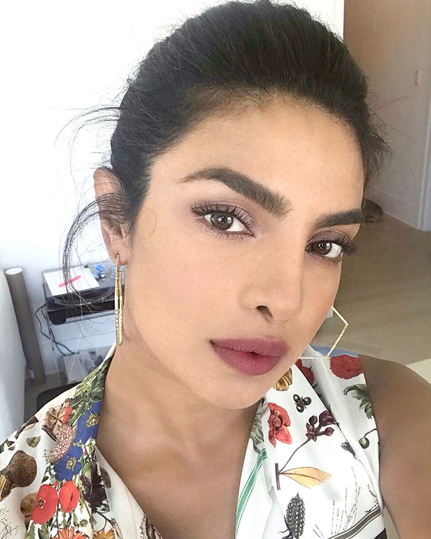 Priyanka Chopra flaunts minimal makeup