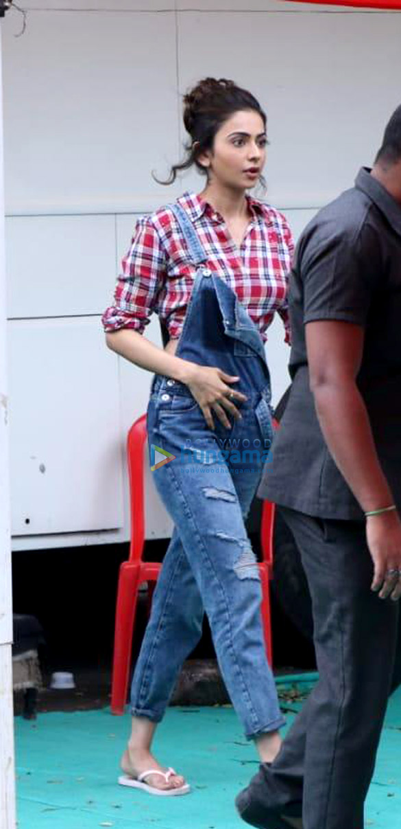 Rakul Preet Singh and Aditi Rao Hydari snapped at Filmcity shooting for ad Rakul Preet Singh and Aditi Rao Hydari snapped at Filmcity shooting for ad