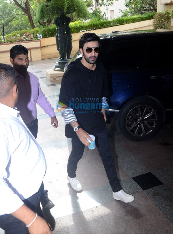 ranbir kapoor spotted at sanju promotions in bandra 5