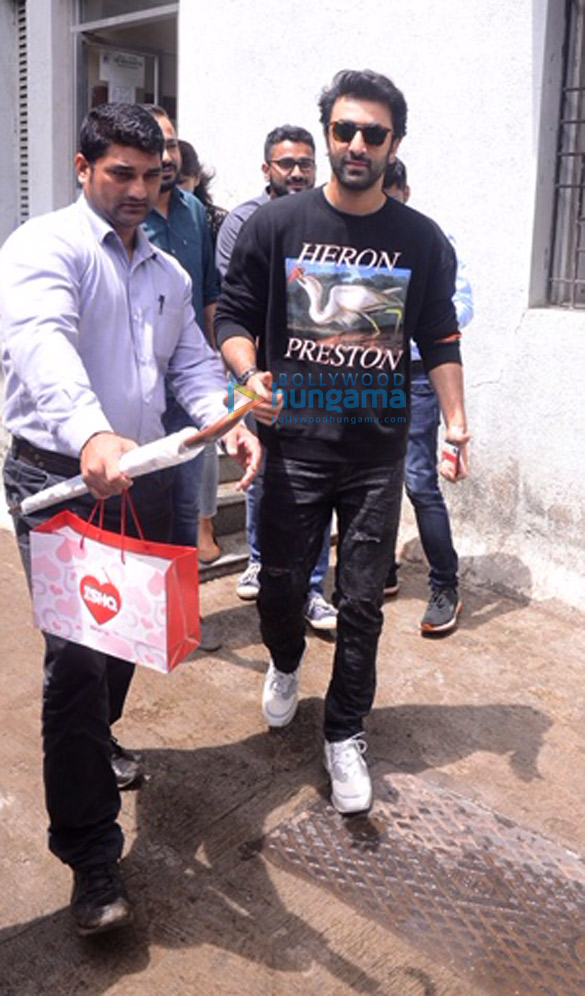 Ranbir Kapoor spotted in Mumbai Ranbir Kapoor spotted in Mumbai
