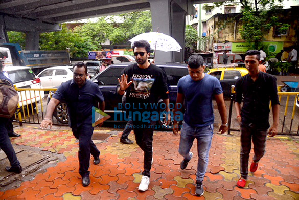 ranbir kapoor spotted in mumbai 4