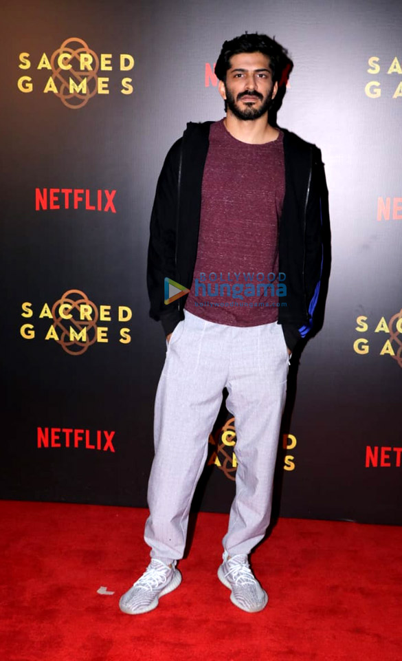 saif ali khan nawazuddin siddiqui and others grace the red carpet screening of netflixs first original series sacred games 11