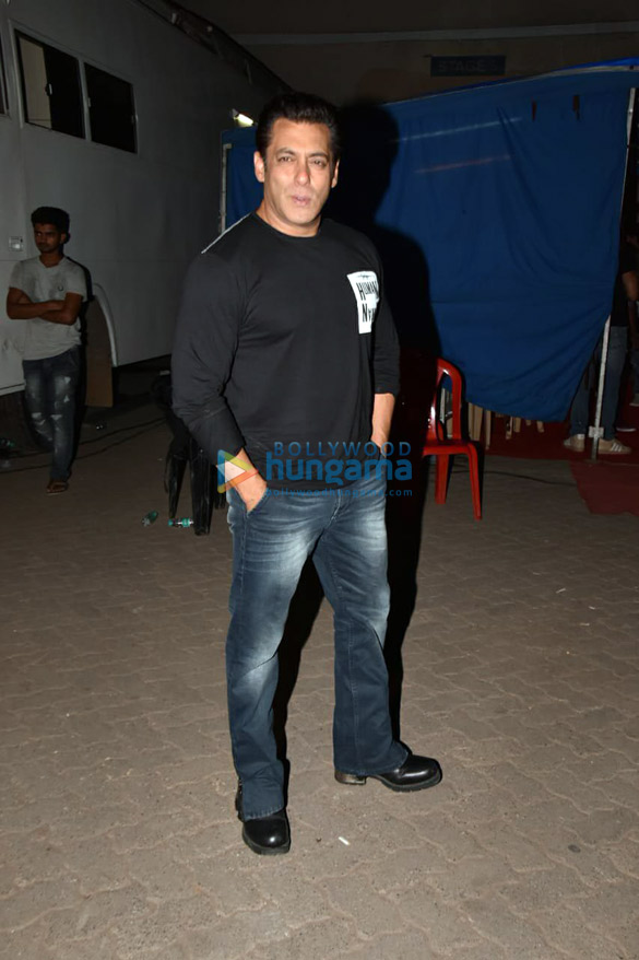 salman khan spotted at mehboob studio in bandra 5