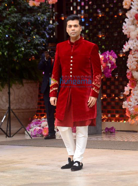 shah rukh khan gauri khan ranbir kapoor and other celebs snapped attending akash and shlokas engagement ceremony 4