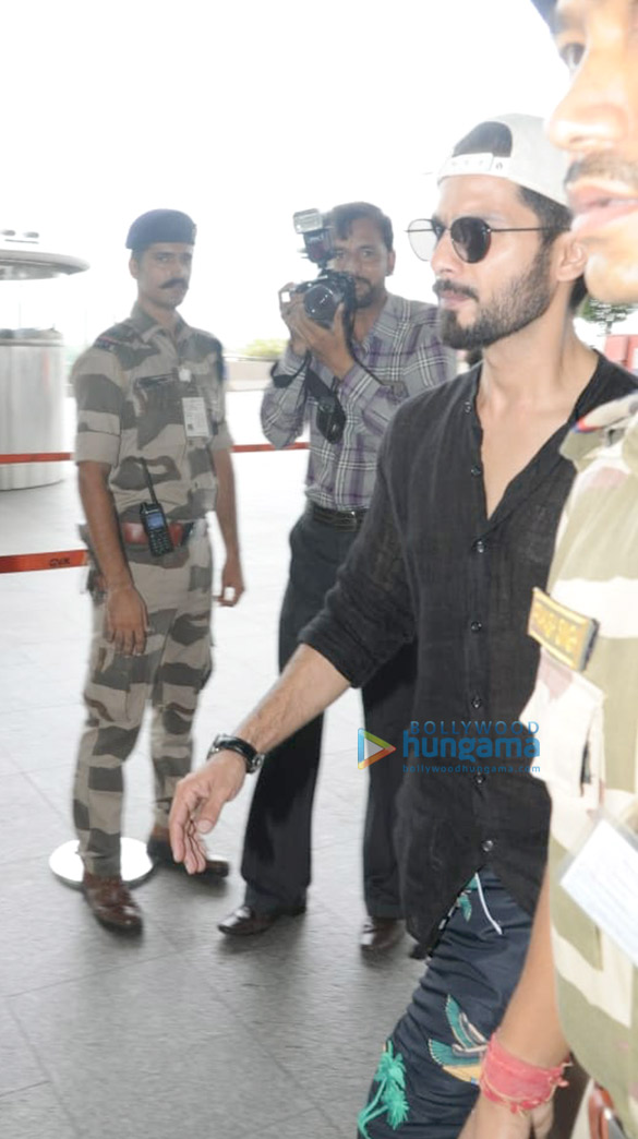 shahid kapoor snapped leaving to attend the iifa awards 3