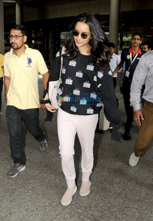shraddha kapoor and amyra dastur snapped at the airport 1