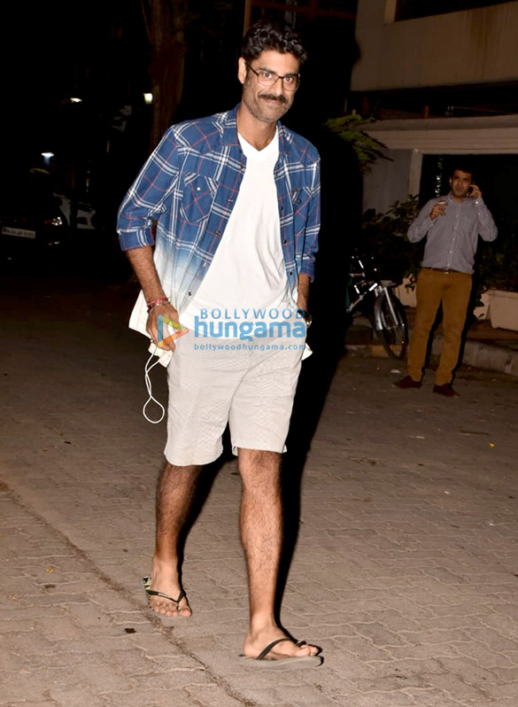 sikander kher snapped in mumbai 4