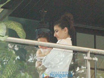 Soha Ali Khan and Inaaya snapped at Kareena Kapoor-Saif Ali Khan's Bandra home