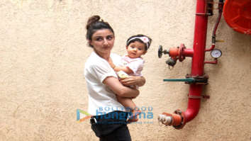 Soha Ali Khan snapped with daughter Inaaya Naumi Kemmu and Taimur Ali Khan in Bandra