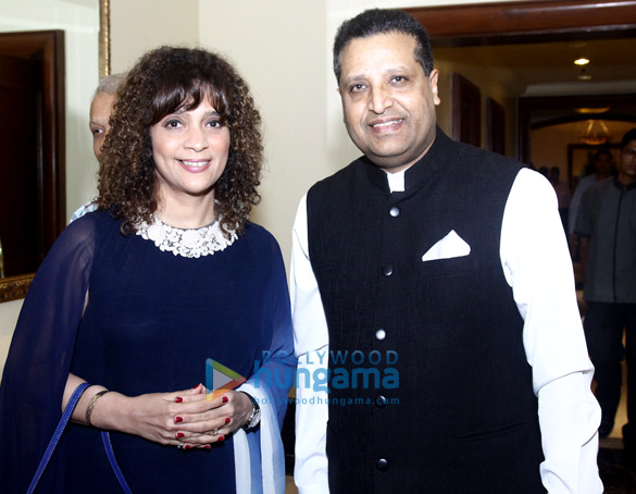 sonu nigam launches basant chaudharys book chaahaton ke saaye mein 5