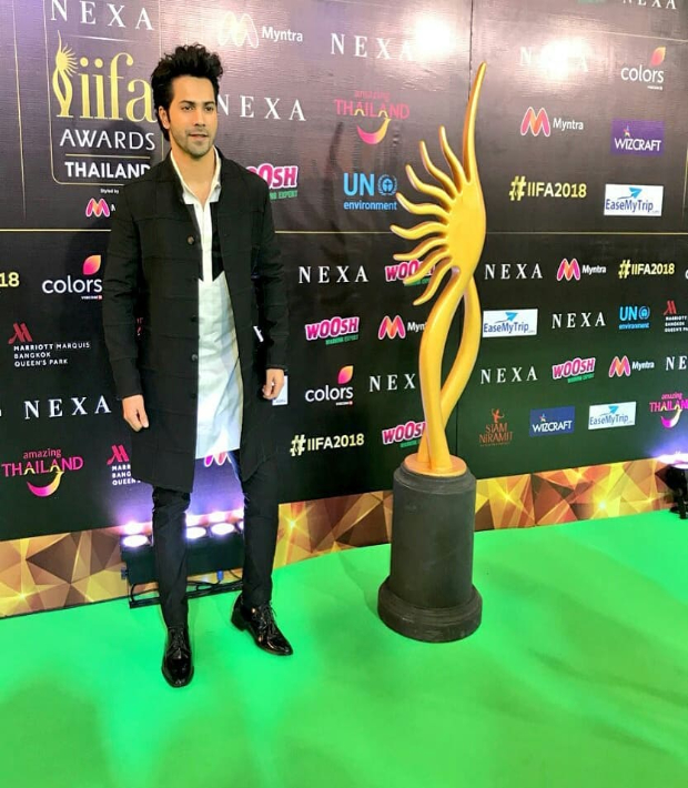 Varun Dhawan styled by Kunal Rawal for IIFA Rocks 2018 green carpet