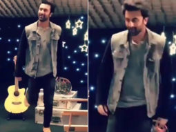 Watch: Ranbir Kapoor does ‘Chaiyya Chaiyya’ and we are sure Shah Rukh Khan will be impressed