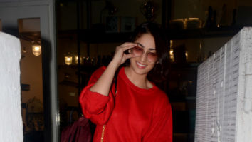 Yami Gautam snapped outside BBlunt salon in Khar