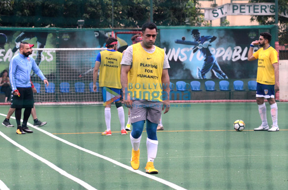 abhishek bachchan and mahendra singh dhoni and others snapped at a football match 6