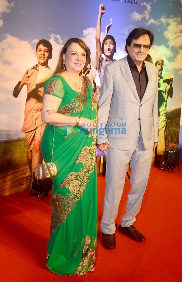 akshay kumar kangana ranaut sachin tendulkar and others grace the premiere of chalo jeete hain 7