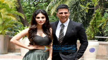 Akshay Kumar and Mouni Roy snapped promoting Gold