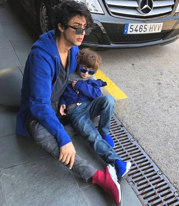 Aryan Khan chills with little bro AbRam; Suhana Khan gives a sweet kiss to dad Shah Rukh Khan during Barcelona vacation Aryan Khan chills with little bro AbRam; Suhana Khan gives a sweet kiss to dad Shah Rukh Khan during Barcelona vacation