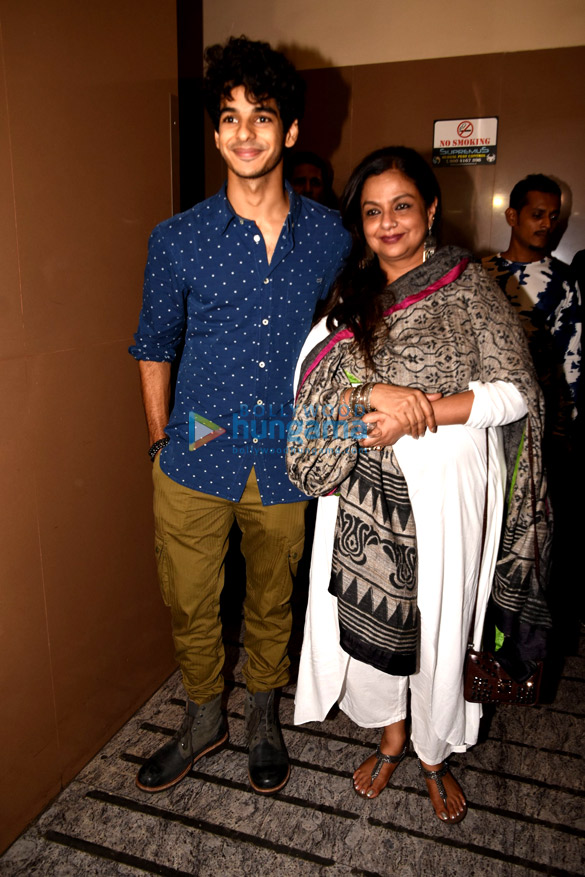 celebs grace the special screening of dhadak 18