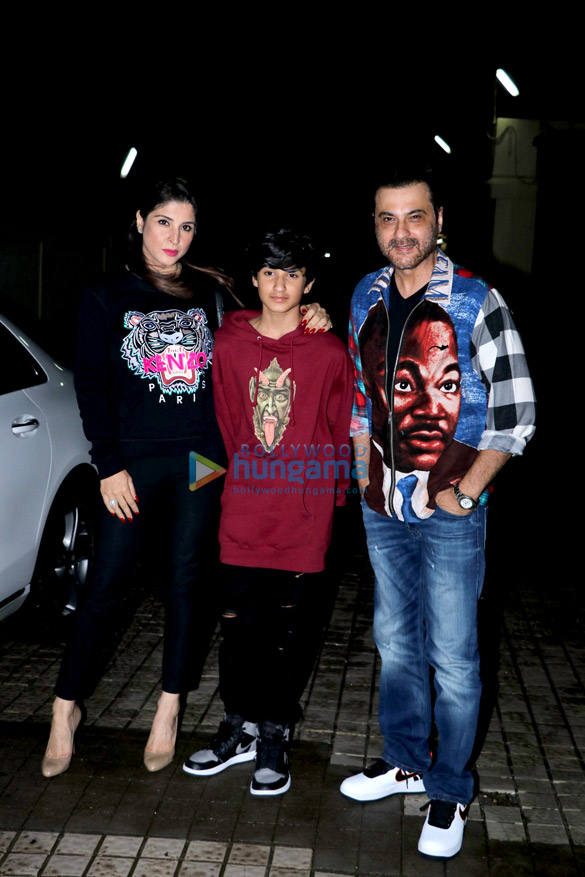 celebs grace the special screening of dhadak 5