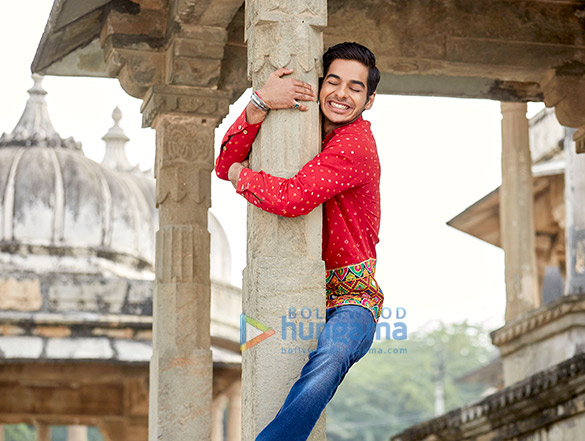 REVEALED: Ishaan Khatter’s red shirt Pehli Baar’ song from Dhadak was made out of four lehengas