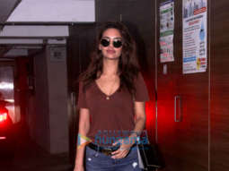 Esha Gupta spotted at Bandra