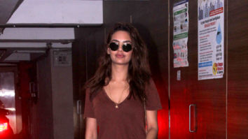 Esha Gupta spotted at Bandra