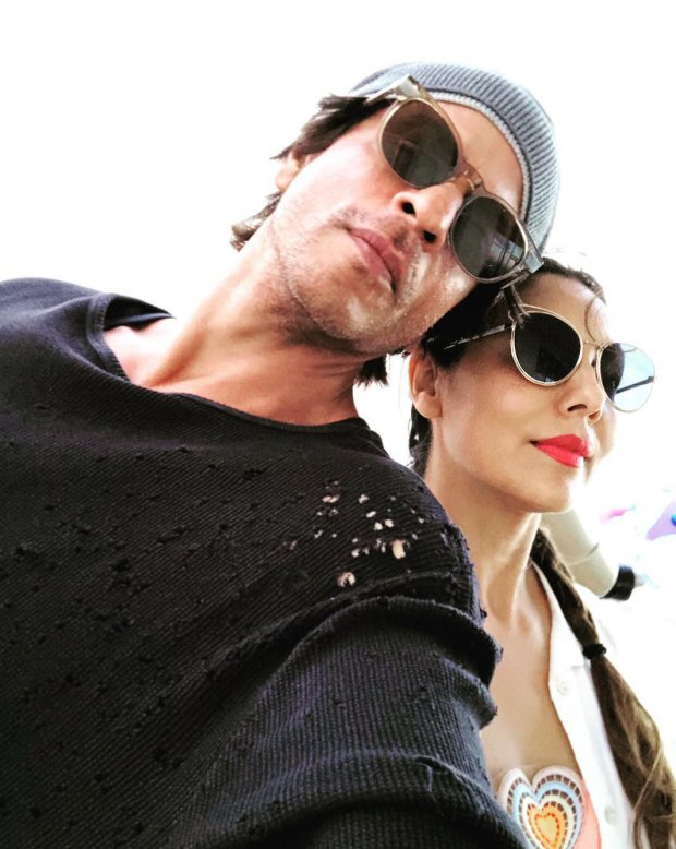 Family Time with the Khans! Shah Rukh Khan and Gauri Khan pose for a selfie together and we are in love with it Family Time with the Khans! Shah Rukh Khan and Gauri Khan pose for a selfie together and we are in love with it