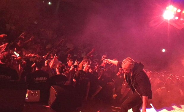 Himesh Reshammiya celebrates his 35th birthday in Japan with a rocking show and a mini-honeymoon with his wife Sonia!