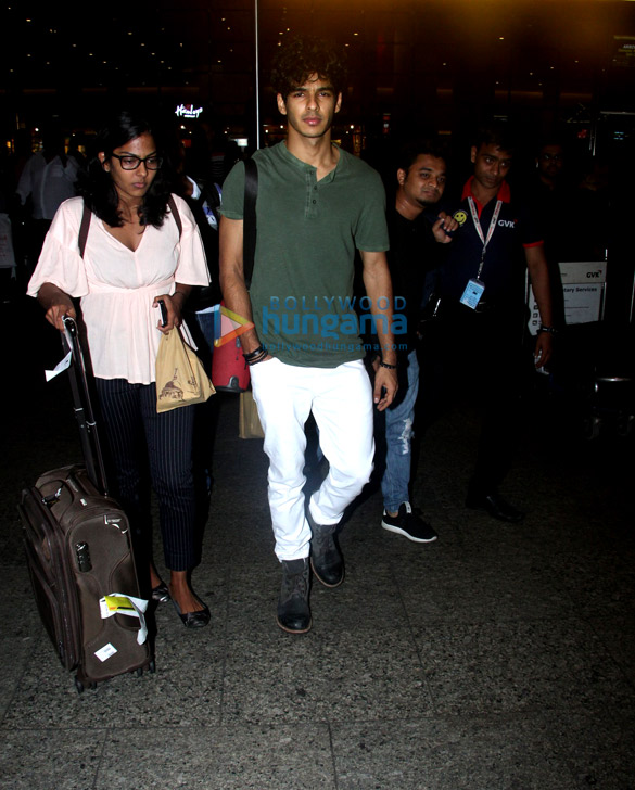 Ishaan Khatter, Janhvi Kapoor, Karisma Kapoor and others snapped at the airport
