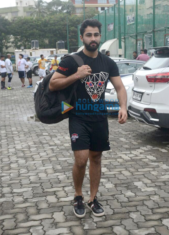 ishaan khatter mahendra singh dhoni and others snapped during a soccer match 3