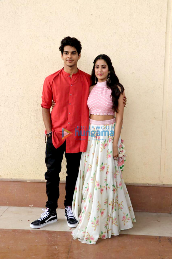 ishaan khatter and janhvi kapoor promote their film dhadak on set of indias best dramebaaz 1