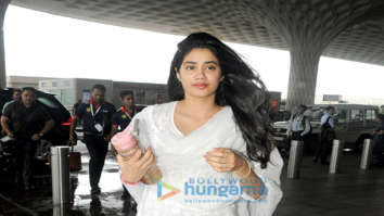 Ishaan Khatter, Janhvi Kapoor and others snapped at the airport