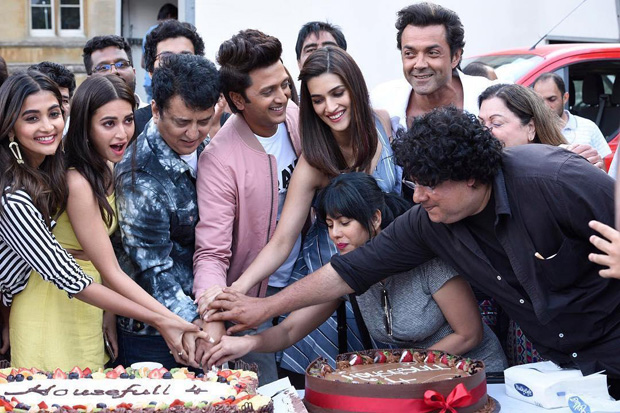 It’s a wrap for Housefull 4 team! Akshay Kumar, Kriti Sanon, Bobby Deol and others complete first schedule in London