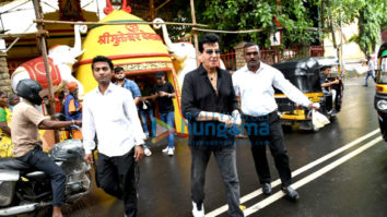 Jeetendra and Ekta Kapoor seek blessings at Shani Temple in Juhu