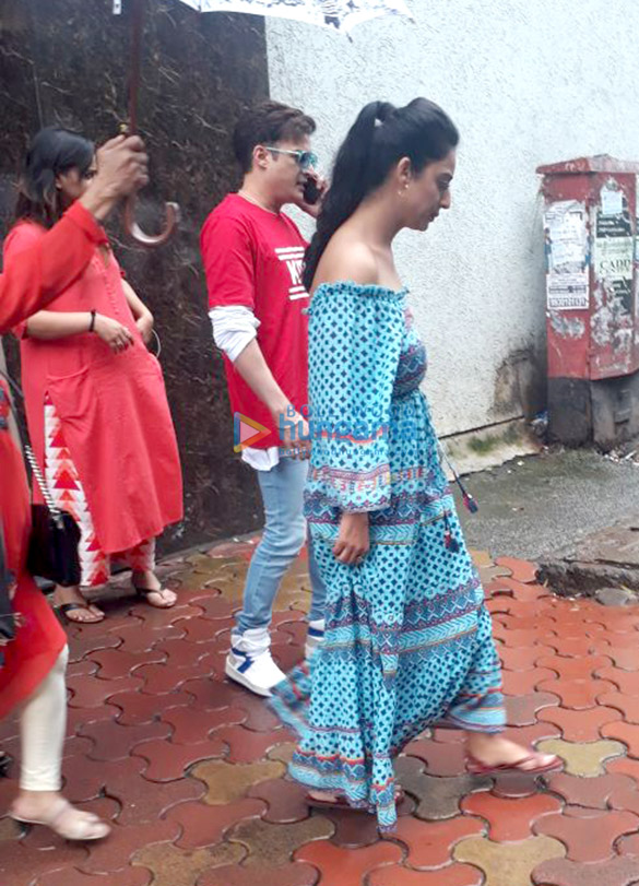 jimmy sheirgill and mahi gill snapped at 98 3 fm radio mirchi office in lower parel 5