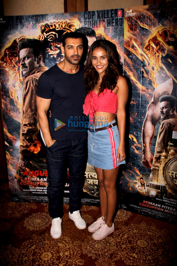 john abraham and aisha sharma kickstart promotions of satyameva jayate 2